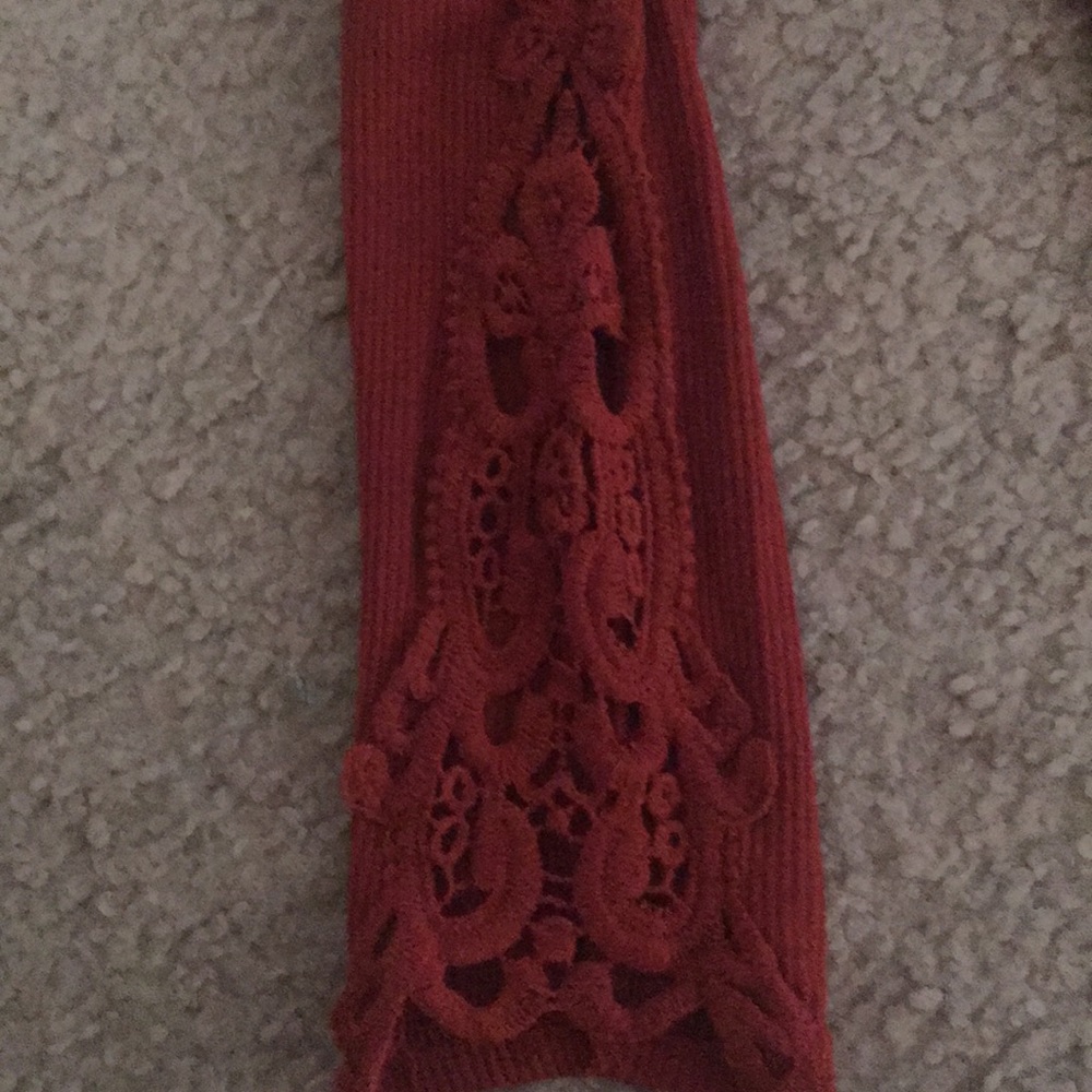 Red top - Picture 2 of 2